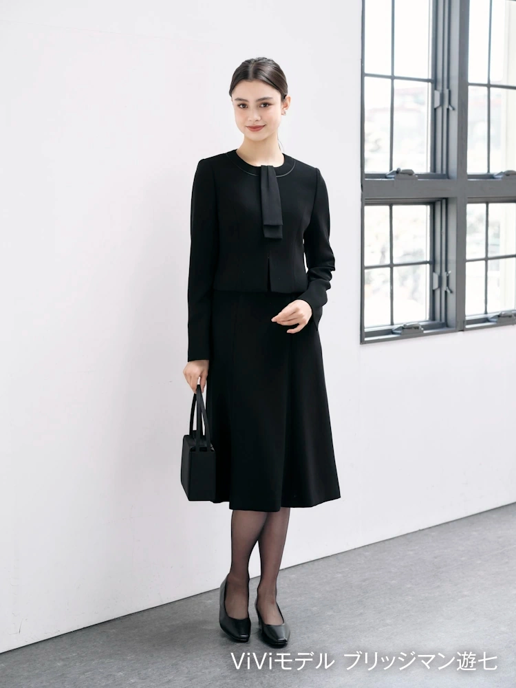 【上下ウォッシャブル】フォーマルアンサンブルボウタイ取り外し可ノーカラージャケット/ワンピース黒無地ViVi通年【レディース】